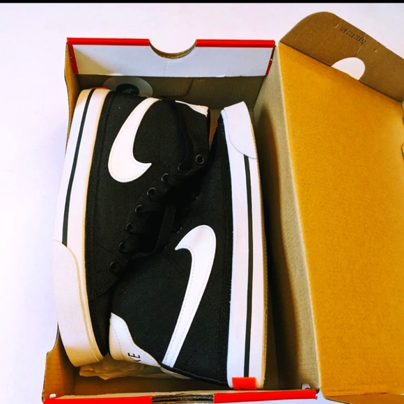 Size 7 - Nike Court Legacy Canvas Mid Black - DD0161-001 - Picture 5 of 6